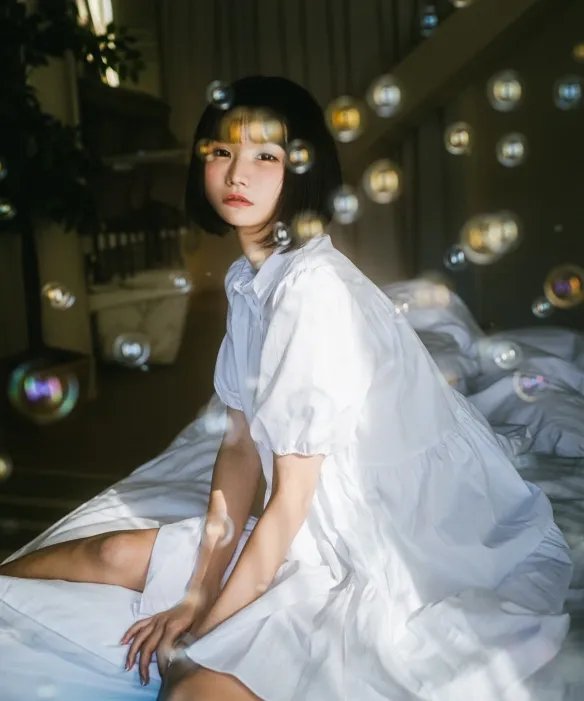 童颜萌妹みもれもん诱惑力全开不怕羞！事业线有诚意！