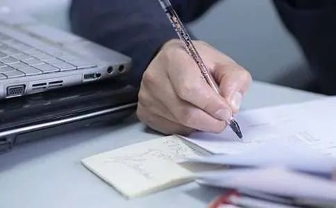 精彩的瞬间作文