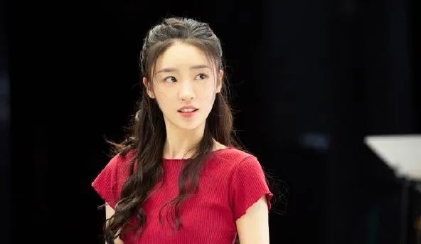 张月和谁长得像,张月多高啊