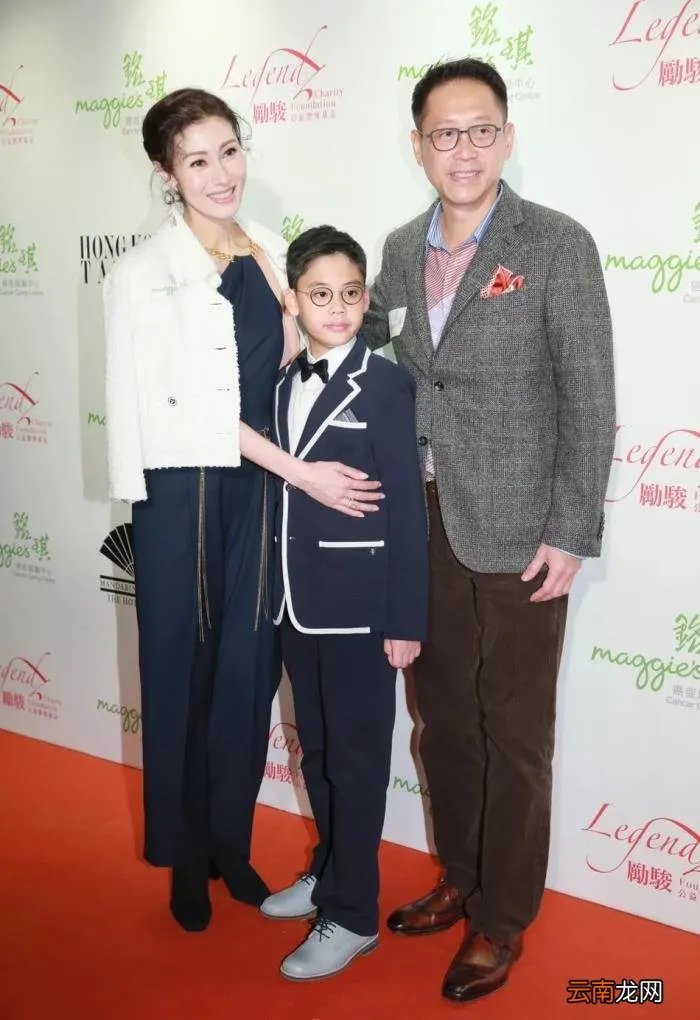 李嘉欣一家三口高调露面 李嘉欣有孩子吗