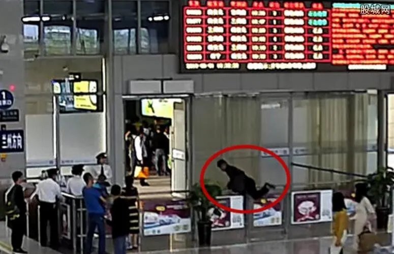 首例铁路失信名单 乘坐高铁的乘客时候要注意啦