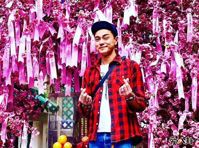 黄浩然老婆莫家嘉是富家女 黄浩然一家四口照片