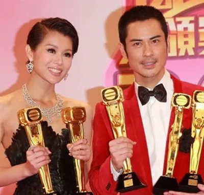 2011tvb颁奖典礼全程回顾 郑嘉颖一人拿三奖