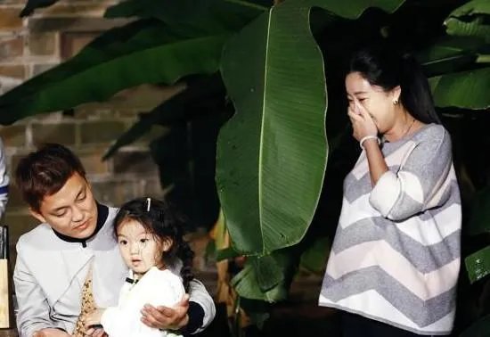 阿拉蕾(崔雅涵)是谁的女儿?