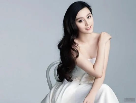 范冰冰以前的十个男友曝光 范冰冰的初恋男友原是李解