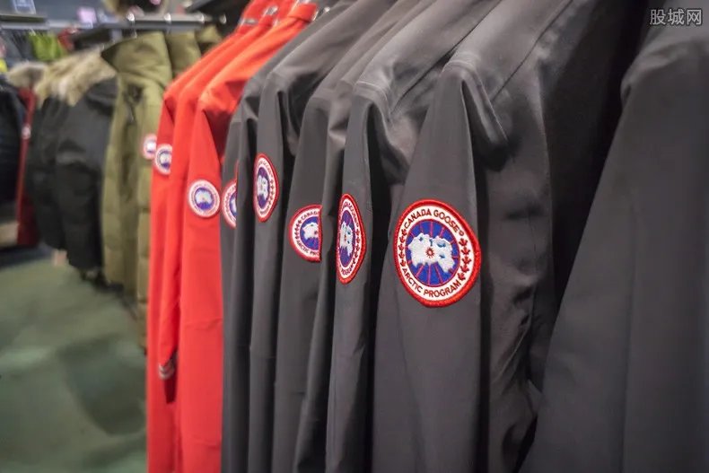 加拿大鹅弃用毛皮 该品牌为什么这么贵？
