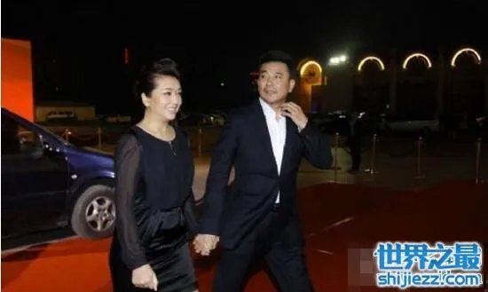 女演员江珊现任老公,和小自己15岁的张博玩姐弟恋