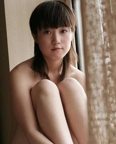 张筱雨最新人体艺术大胆全捰 退出模特界原因揭秘