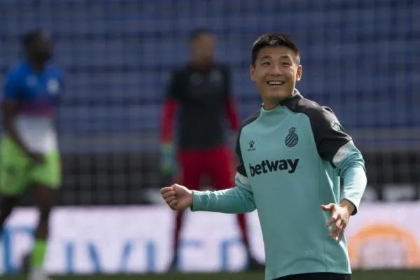 武磊为什么一直替补