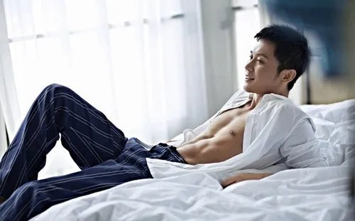 吴昕李晨快乐大本营亲密互动 扒一扒娱乐圈中暧昧的明星