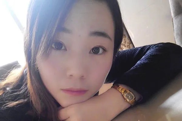 蒋鑫老婆李静茹资料照片 吃着中国资源买豪车的男人