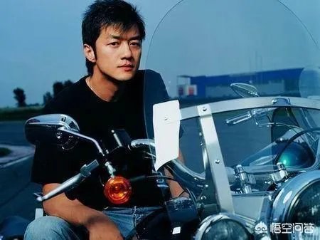 李亚鹏承认新恋情并称“女方不是身家超500亿企业家”,对此,你怎么看?