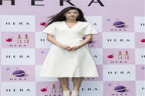 韩国十大国民女神排行榜:金泰熙上榜,李英爱仅第六