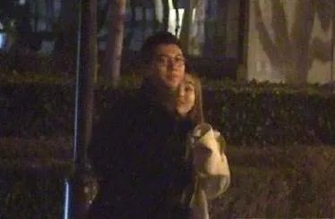 胡海泉回应出轨，为什么用ps和陈羽凡的结婚照？