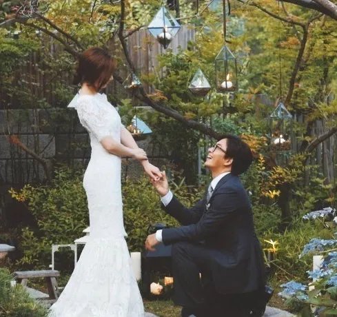 裴勇俊朴秀珍今日大婚唯美婚照曝光 两人低调闪婚