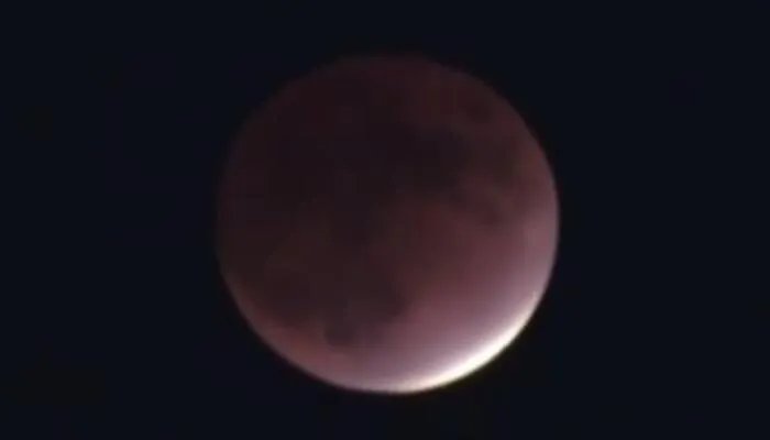 月偏食高清图集来了 2021最新月偏食图片汇总