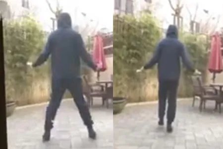 曹云金晒近照发型 美出新高度