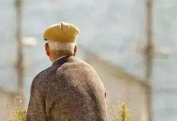 孙女为爷拍艺术照爷爷会喜欢吗？