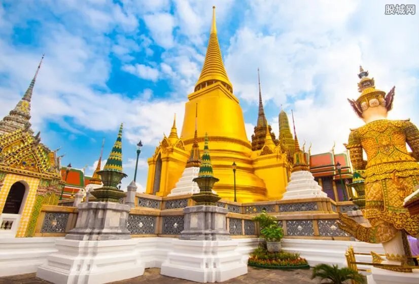 泰国国王眼睛怎么瞎的 真的是被假药害的吗