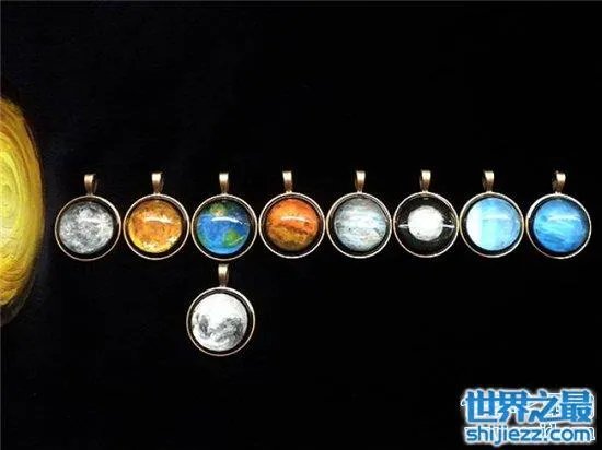 太阳系八大行星距离太阳由近到远，水星距离太阳最近 