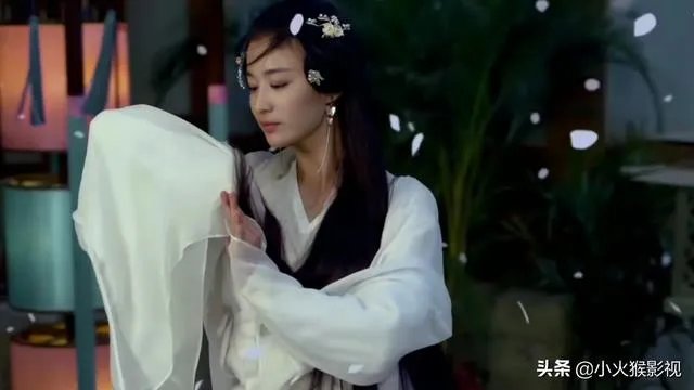 如何评价电视剧《孤城闭》王楚然饰演的张贵妃？