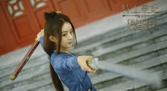 赵丽颖昆仑饭店1对5怎么回事 赵丽颖给王一博介绍前辈是真的吗