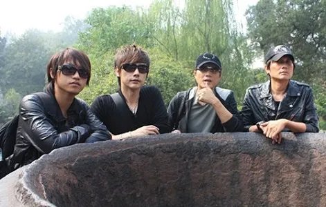 包伟铭包小松包小柏什么关系？“ 三包”游扬州引路人围观