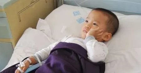 詹享臻的呼吁全社会奉献爱心，救救这个可怜的孩子！