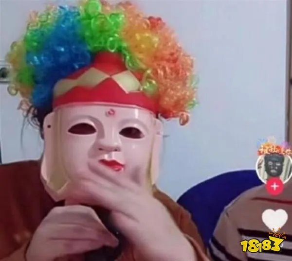 戴面具+变声器,永久封号的网红“郭老师”疑似复出?