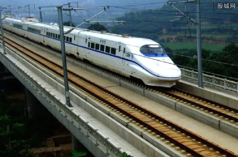 动车吸烟将禁乘 在车上吸烟后果十分严重