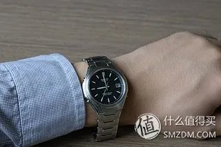 简单干净商务范儿:CASIO 卡西欧 LIW-120DJ-1AJF 男款光动能腕表