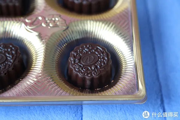 月饼界的“黑珍珠”——德芙巧月