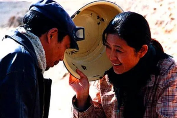 十大关于山村贫困学生的微电影:触动心灵,第五走钢索上学