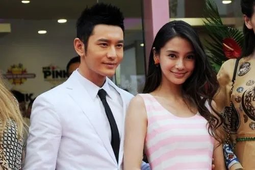 黄晓明晒与家人过年照，为何却不见杨颖和小海绵？