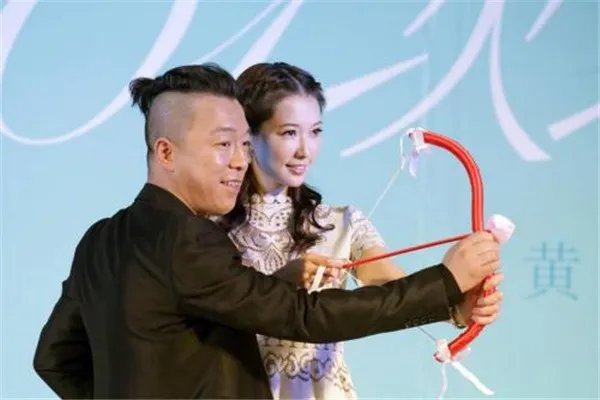 林志玲承认与黄渤热恋在一起了吗 林志玲为什么喜欢黄渤是炒作吗
