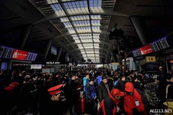 来不及了快上车！盘点春运期间全国十大最拥挤火车站