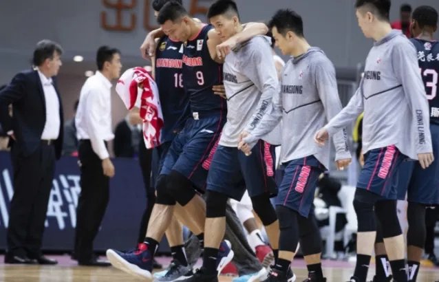 易立致歉易建联：阿联回应没事，只是失控动作