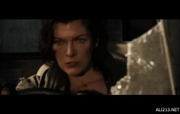 电影《生化危机6》中文正式预告 女主回归自带BGM