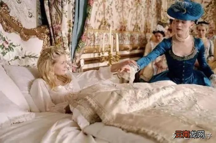 一家五姐妹全当了一个人的情妇 一家五女通吃