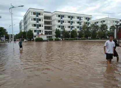 如何看待洪峰过境重庆造成的损失呢？