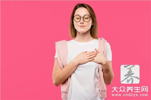 15岁女生的胸成长图片
