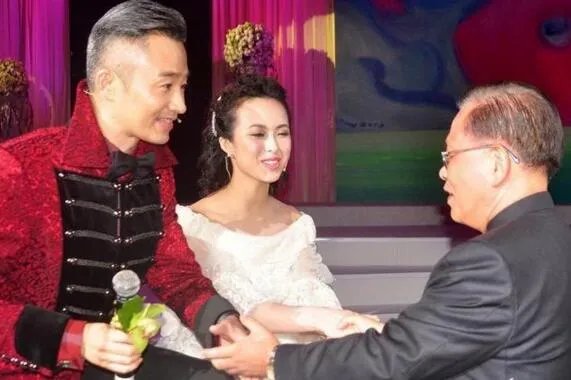 程雷结婚了吗？ 程雷与小18岁女友结婚半年