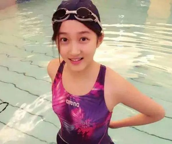 关晓彤的不良照片 这个真的找错人了