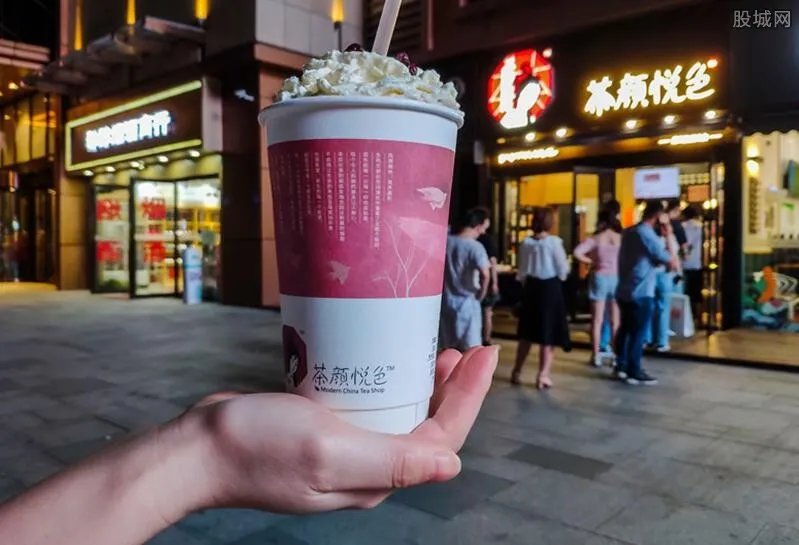 茶颜悦色回应有确诊者到店买奶茶 已安排闭店处理