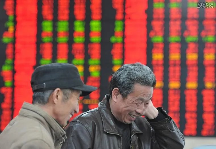 北向资金尾盘异动 短短4分钟突然净流入超过100亿