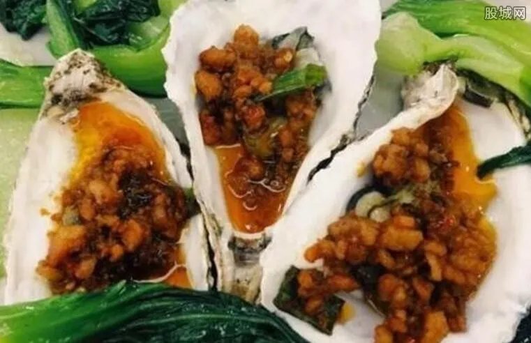 高校2元烤扇贝 宵夜还有麻辣小龙虾只要12元