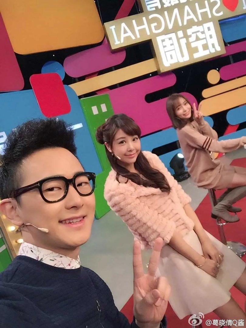 葛晓倩怎么不主持了 袁巴元前妻是葛晓倩吗