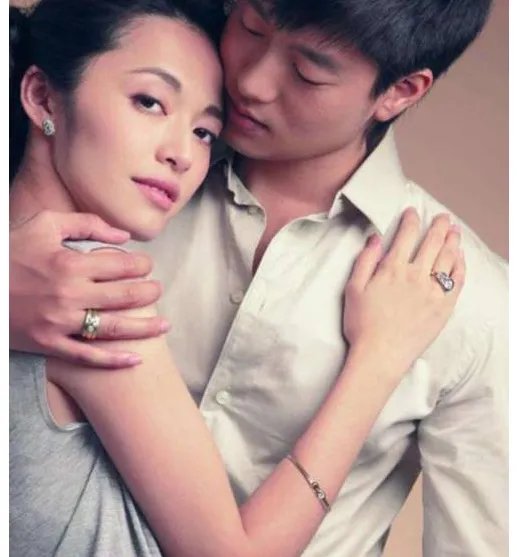 姚晨凌潇肃到底谁先出轨?