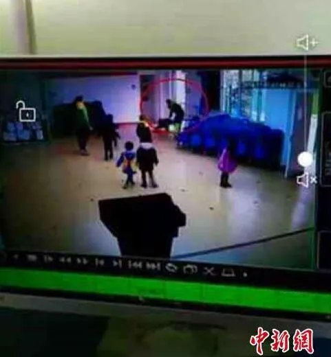 老师体罚学生被开 教育局令涉事幼儿园整改