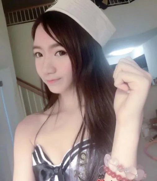 95后萌妹佛系暑假：林舟瑾长相清纯身材好（图）